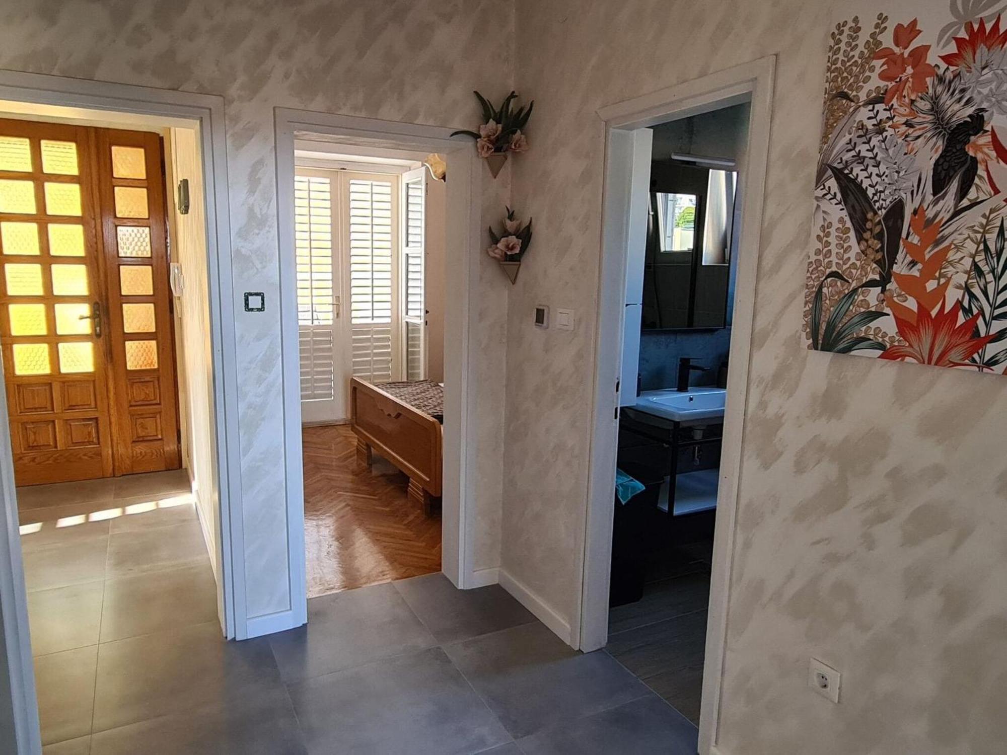 Solvit - Three Bedroom With Terrace *