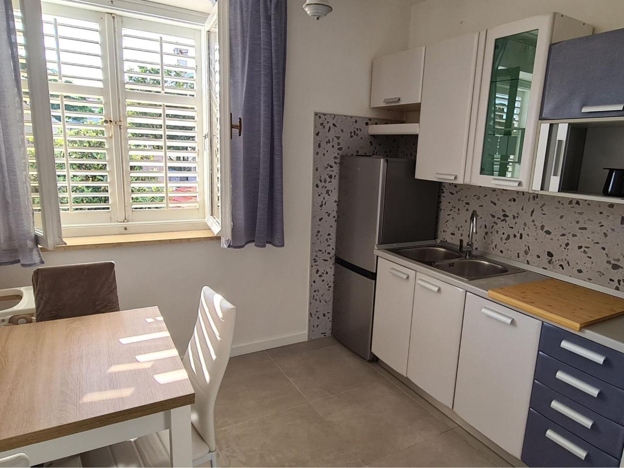 Solvit - Three Bedroom With Terrace *
