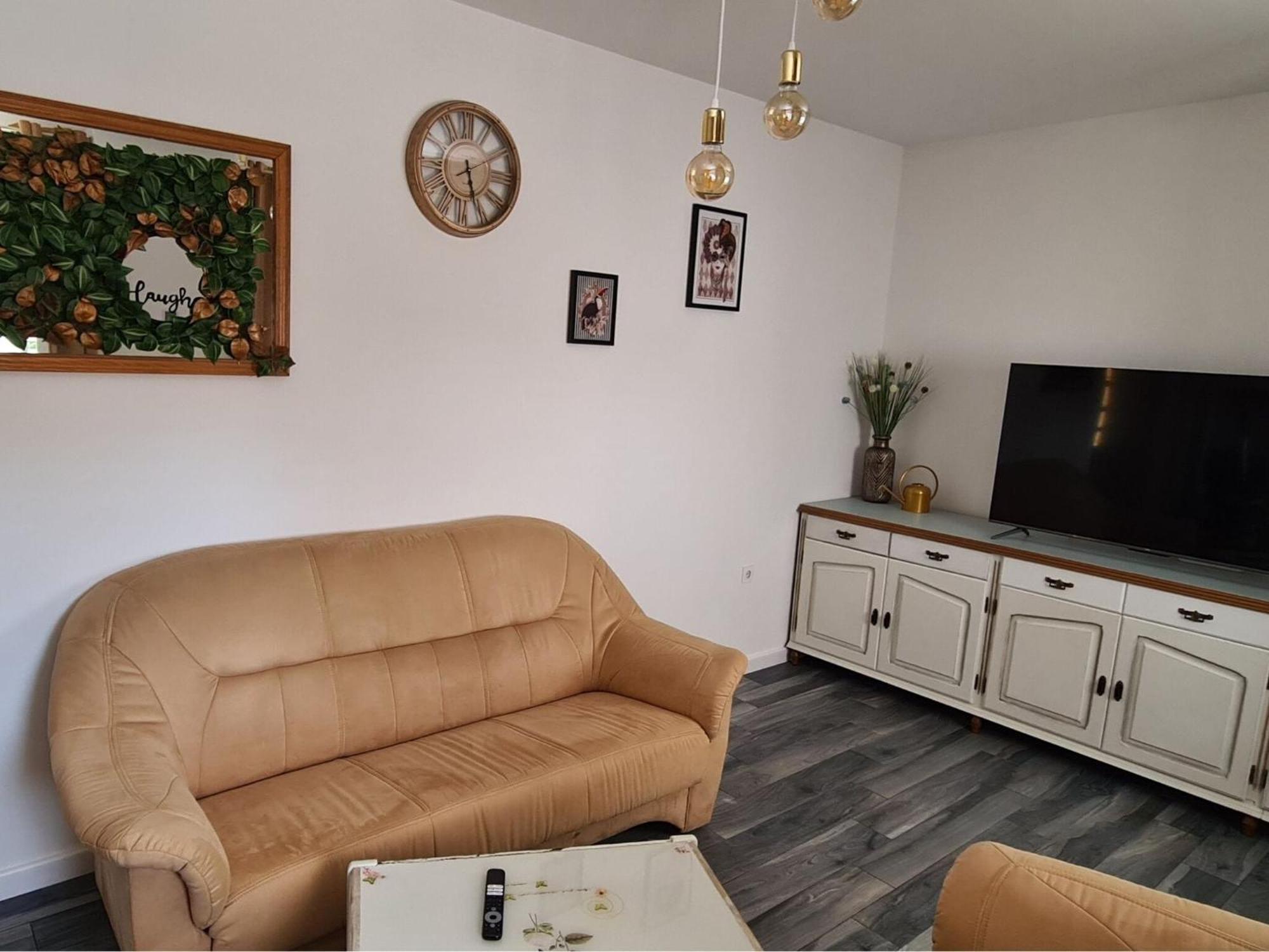 Solvit - Three Bedroom With Terrace *